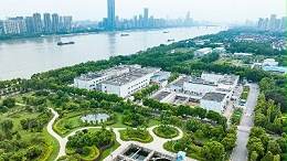 守护水清岸绿：污水处理厂的使命与担当