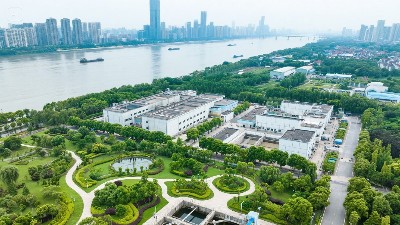 守护水清岸绿：污水处理厂的使命与担当